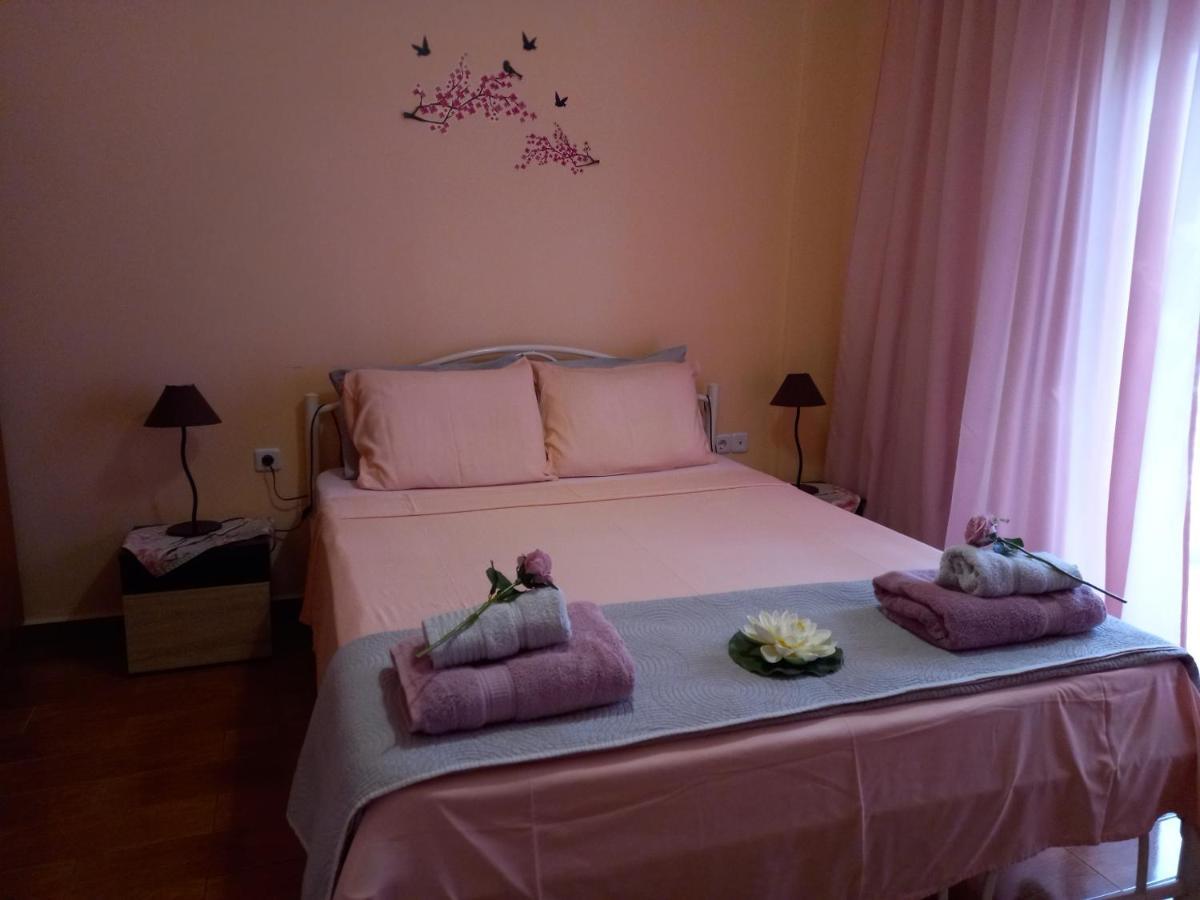 Peramos Apartments Néa Péramos Exteriör bild