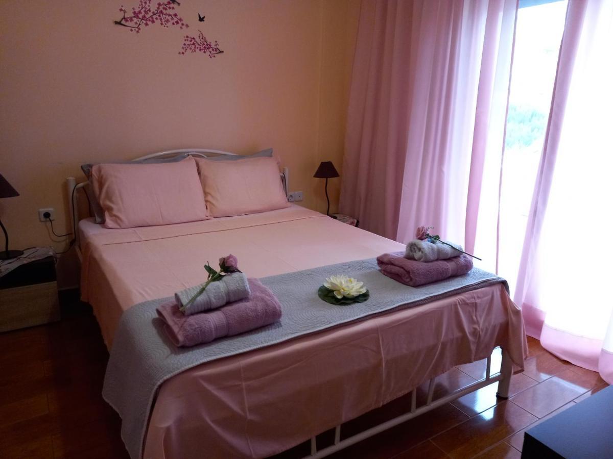 Peramos Apartments Néa Péramos Exteriör bild