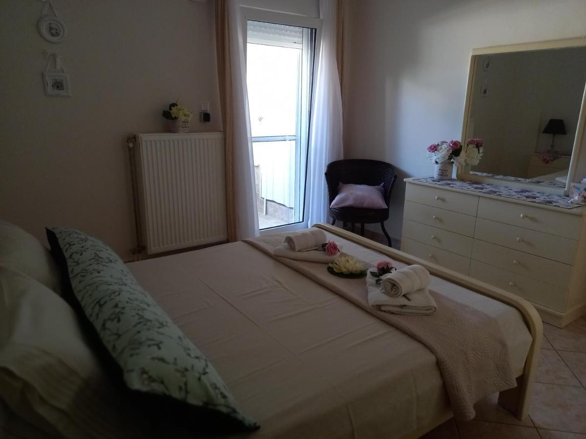 Peramos Apartments Néa Péramos Exteriör bild