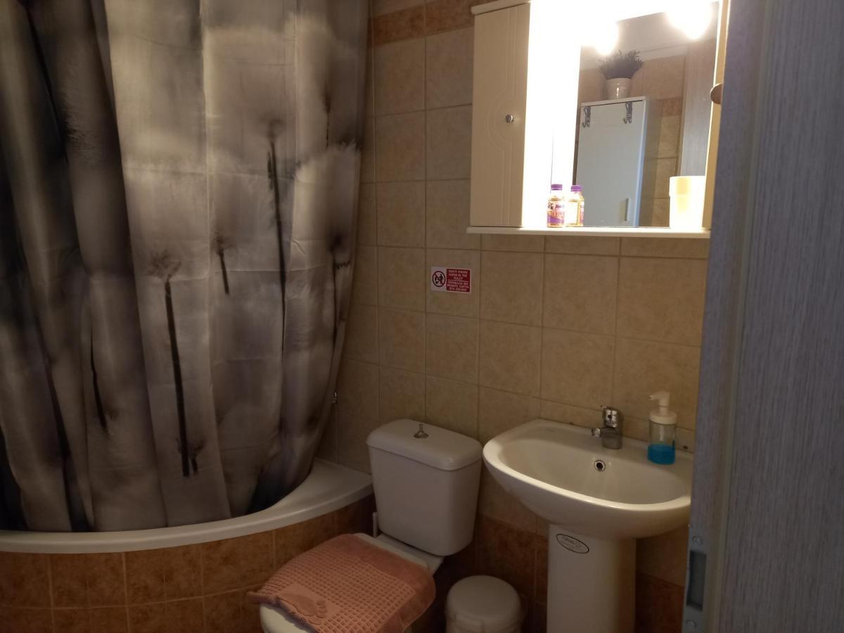 Peramos Apartments Néa Péramos Exteriör bild
