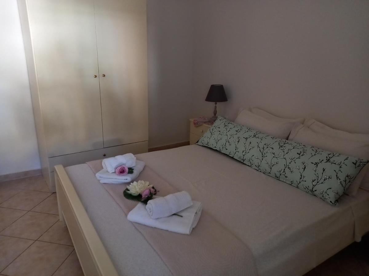 Peramos Apartments Néa Péramos Exteriör bild