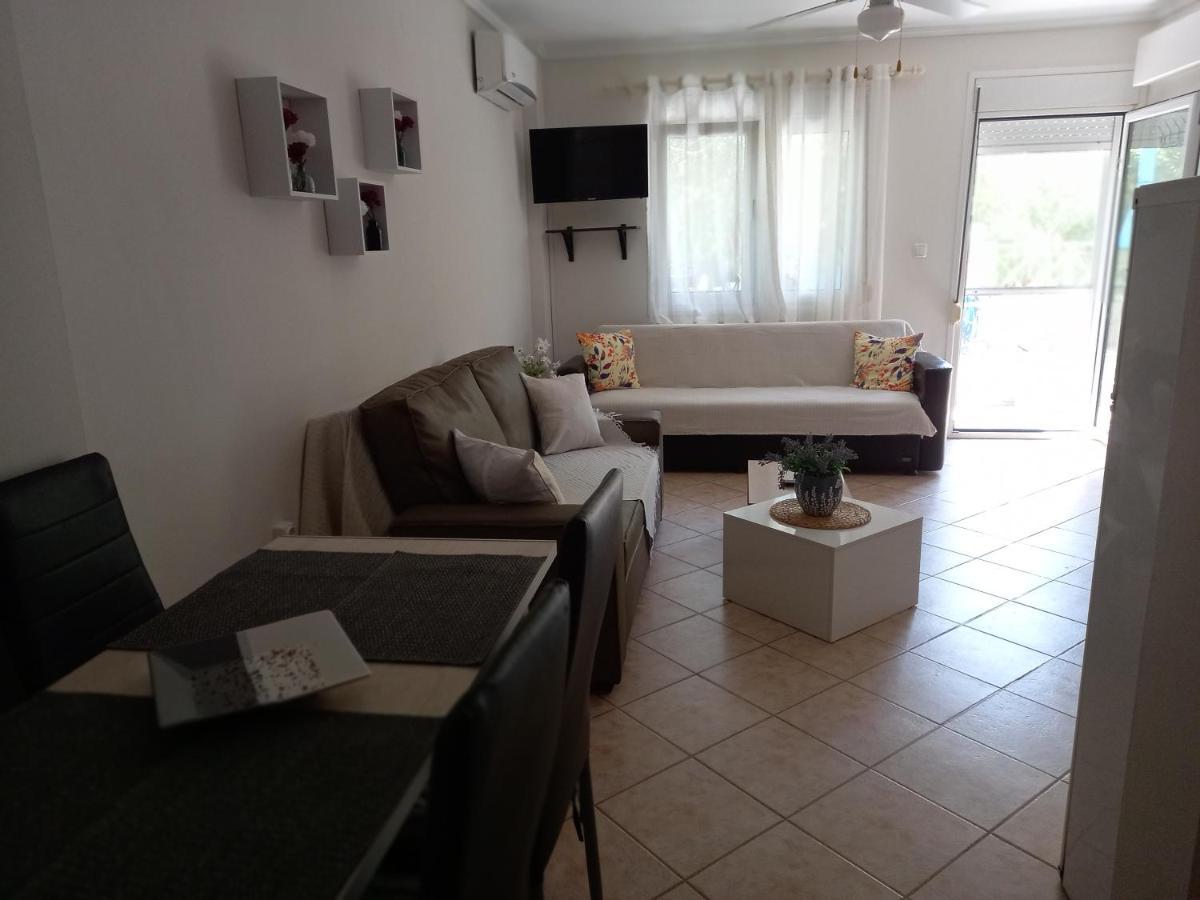 Peramos Apartments Néa Péramos Exteriör bild