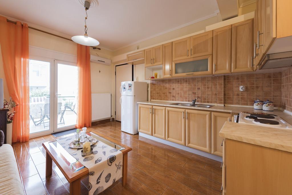 Peramos Apartments Néa Péramos Exteriör bild