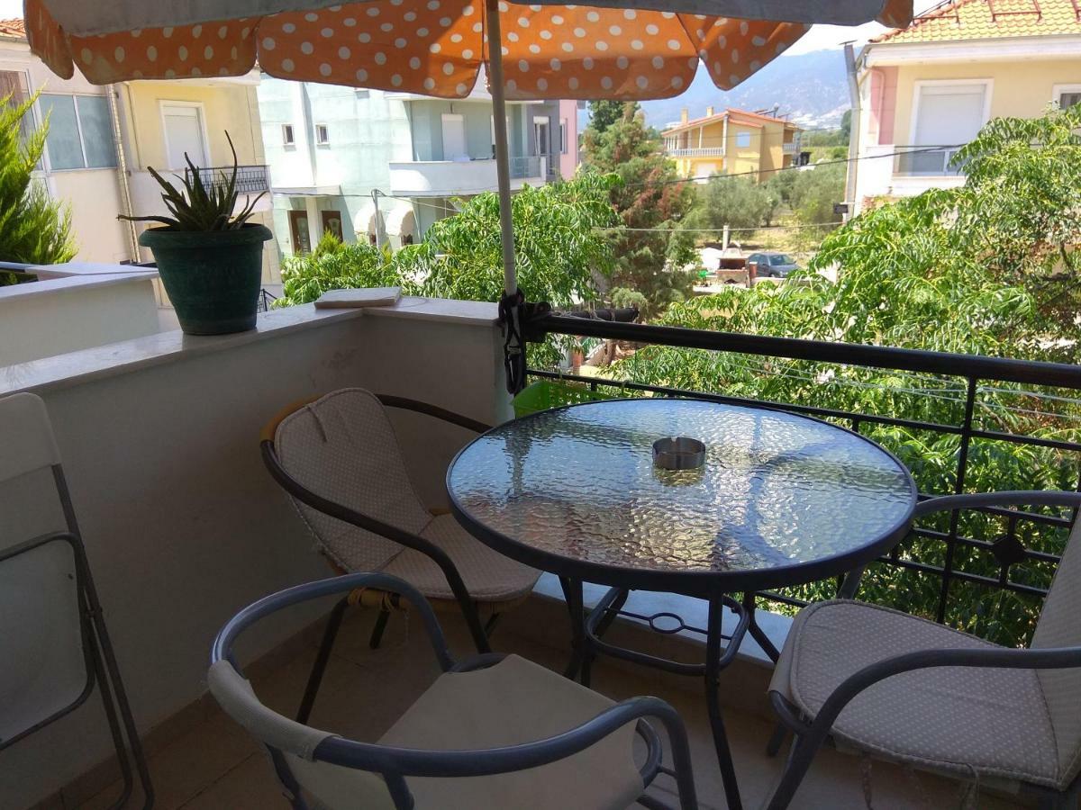 Peramos Apartments Néa Péramos Exteriör bild